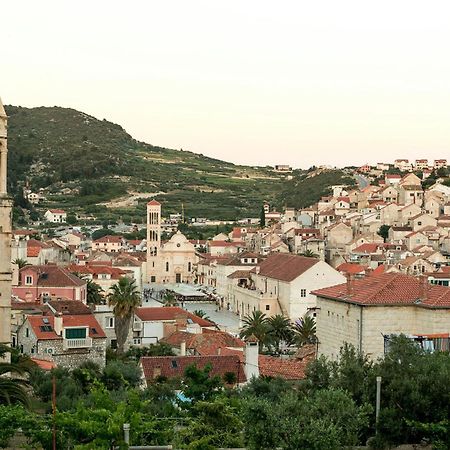 Jesliving Hvar - 2 Bedroom Elegant Apartment With Sea View In Historic Center Of Хвар Экстерьер фото
