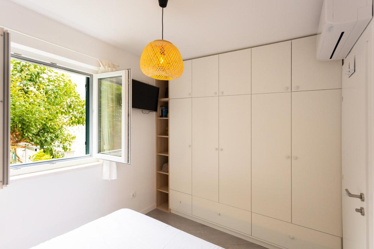 Jesliving Hvar - 2 Bedroom Elegant Apartment With Sea View In Historic Center Of Хвар Экстерьер фото