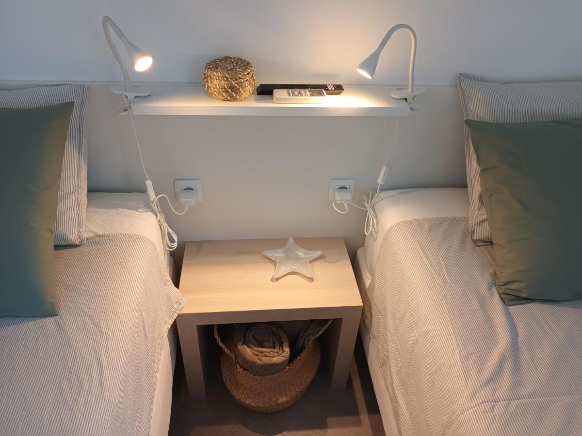 Jesliving Hvar - 2 Bedroom Elegant Apartment With Sea View In Historic Center Of Хвар Экстерьер фото