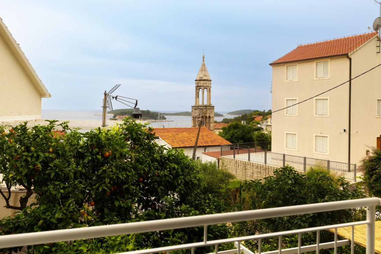 Jesliving Hvar - 2 Bedroom Elegant Apartment With Sea View In Historic Center Of Хвар Экстерьер фото