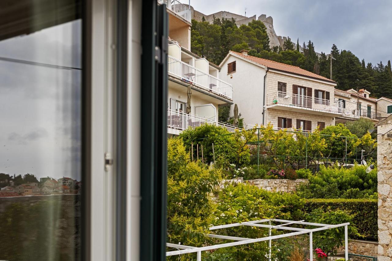 Jesliving Hvar - 2 Bedroom Elegant Apartment With Sea View In Historic Center Of Хвар Экстерьер фото